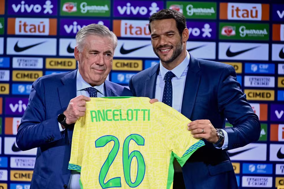 Ancelotti divulga primeira convocação como técnico da Seleção Brasileira
